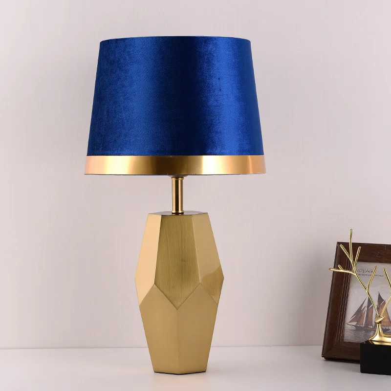 Modern Simple Personalized Luxury Wind Golden Bedroom Bedside Lamp 3