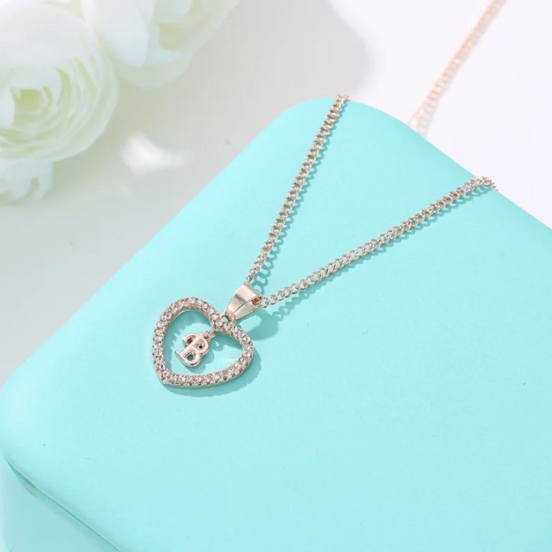 

Korean-style Creative New Style 26 English Lettered Necklace Celebrity Style Elegant Immortal Peach Heart Pendant Necklace