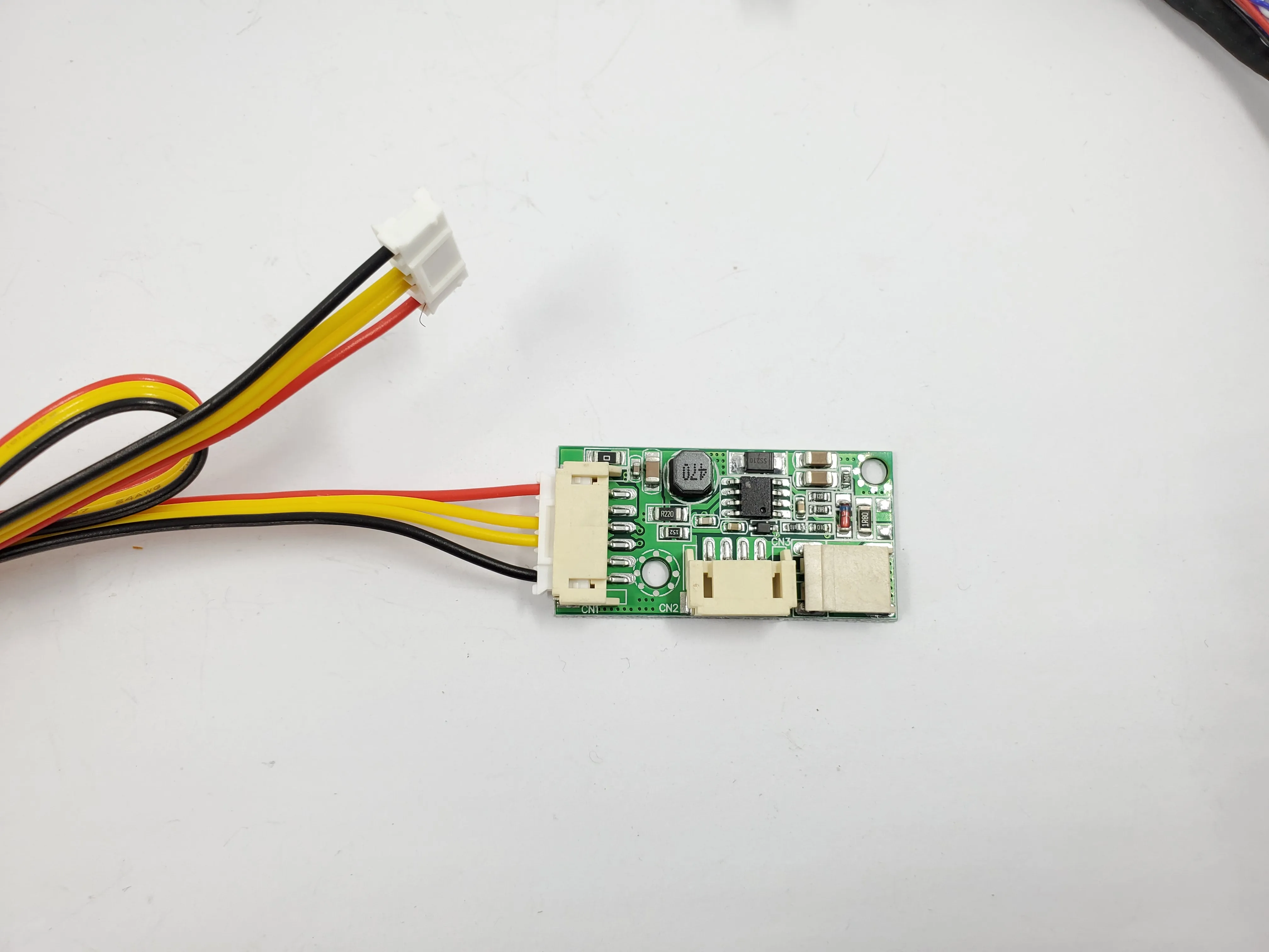 カラクラの筐体にiPadの液晶とHDMIコントローラーを組み込んだもの VESA カラクラの筐体にiPadの液晶とHDMIコントローラーを組み込んだ
