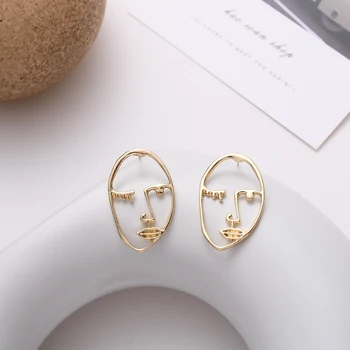

20Fashion Metal Creative Abstract Face Earrings Vintage Geometric Figure Personality Joker Stud Earrings for Women Party Jewelry