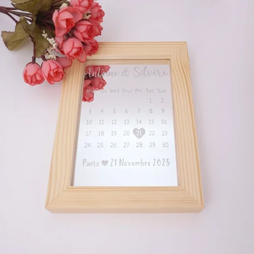 Personalized Wedding Party Decor Frame Custom Couple Name Date Wooden Frame Photo Frame with Acrylic Mirror Wedding Calendar - Цвет: Silver mirror