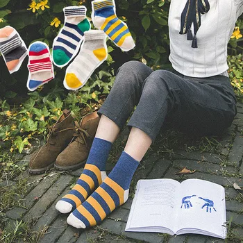 

1 Pair Retro Striped Ruffled Female Socks New Cotton Cozy Running Crew Socks Women Fashion Frilled Novelty Long Athletic Socks