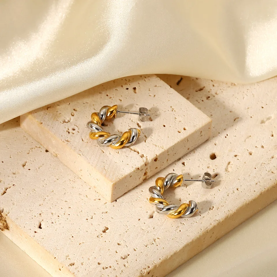 Orecchini Con Pendente Cerchi Intrecciati E Zirconi Bianchi - Paci Gioielli - Foto 6