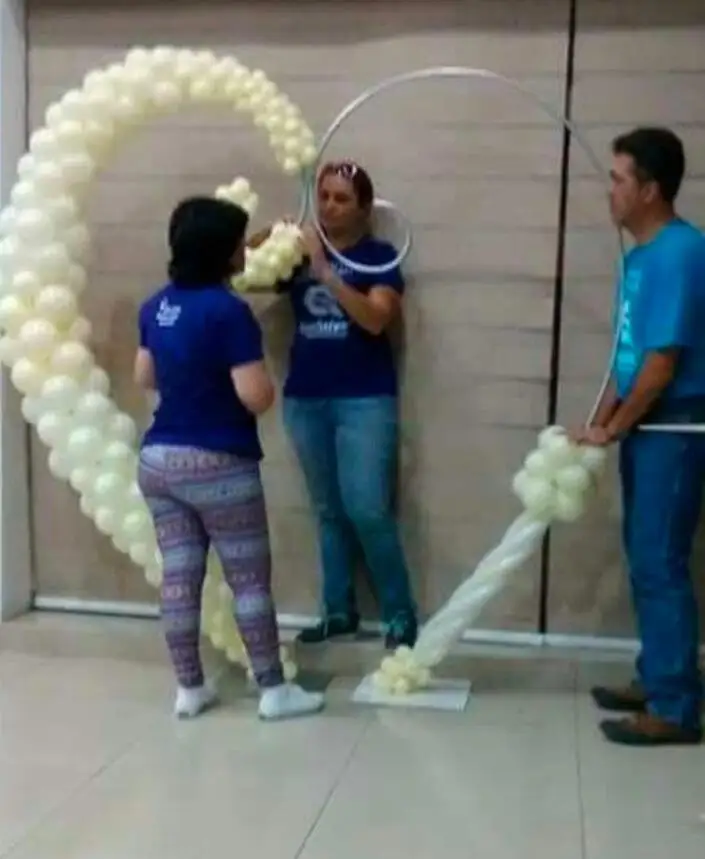 

Heart shaped balloon arch wedding decor