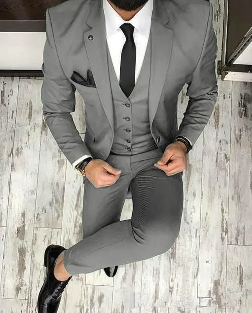 

Slim Fit Grey Smart Business Men Suits Street Wear Party Prom Male Blazer Jacket 3 Pieces Wedding Groom Best Man Suit Ternos