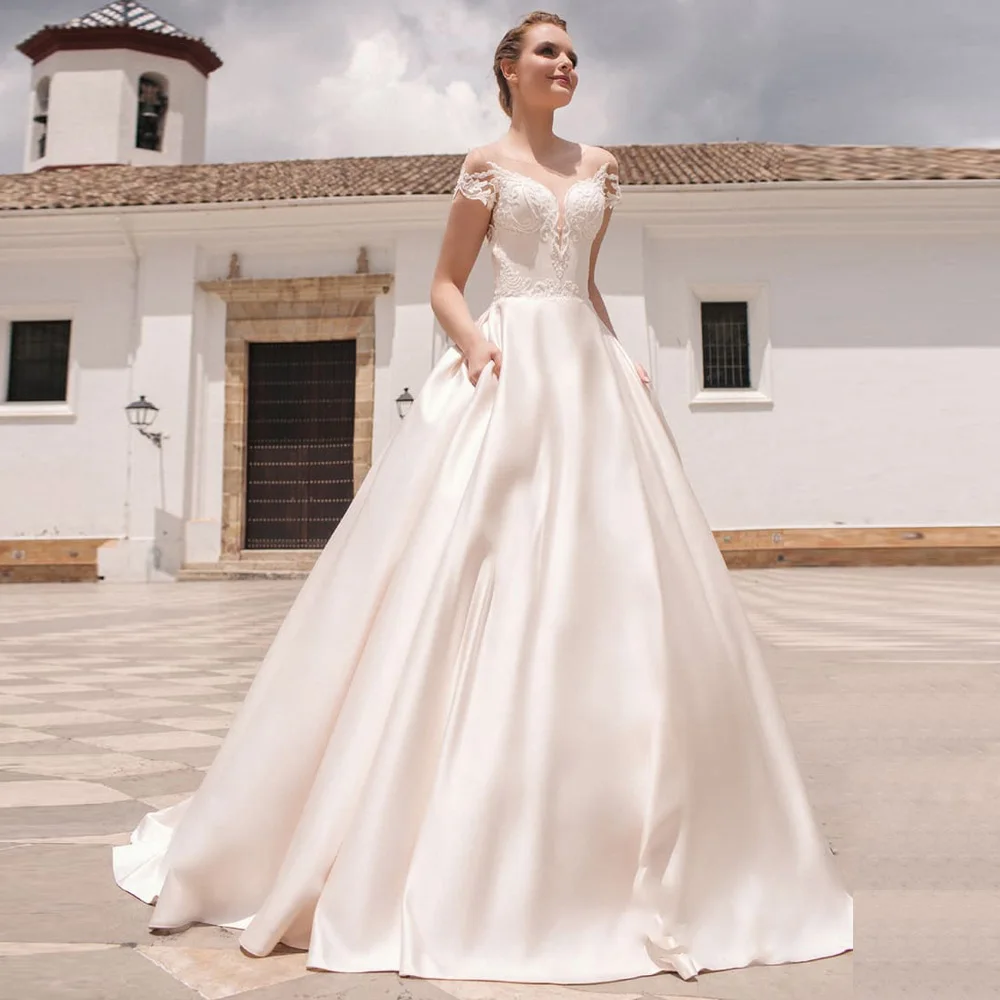 

Elegant Ball Gown Satin Wedding Dresses Scoop Neck Short Sleeve Applique Princess Wedding Gowns Open Back Vestido De Noiva