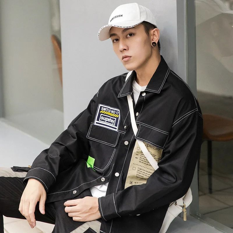 Куртка мужская демисезонная составного кроя с карманами черная красная