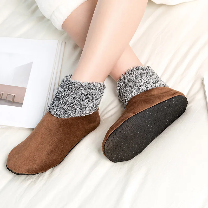 Носки-тапочки Нескользящие женские утепленные шерстяные теплые зимние высокие носки гетры ковер для дома однотонные носки - Color: brown