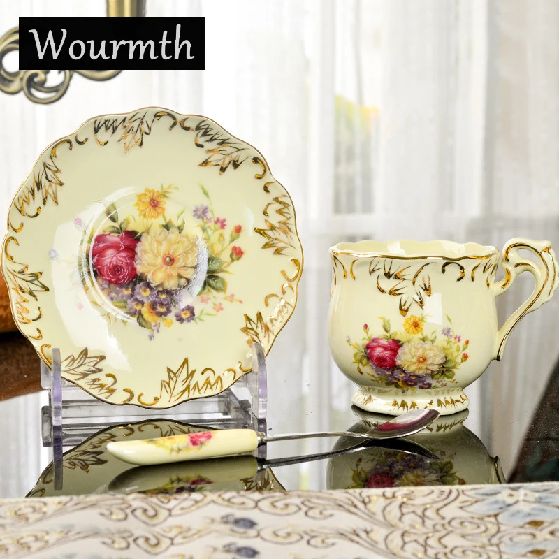 

European Ivory Porcelain Teacup and Saucer 250ml High-quality Ceramic Coffee Cup Rose Flower Red Tea Cup Set Drinkware Nice Gift