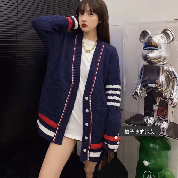 

2020 custom contrast knitted cardigan women's winter New loose college style outer wear sweater coat