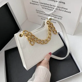 

2020 new female bag shoulder bag retro small bag popular new single shoulder armpit bag wild lady handbag