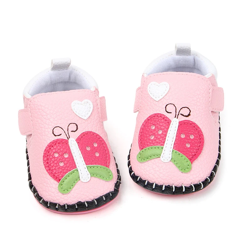 butterfly pink Кожаная обувь для маленьких девочек 0-18 месяцев, резиновая обувь без шнуровки с круглым носком из тисненой кожи PU, обувь для малышей-мальчиков - Цвет: butterfly pink