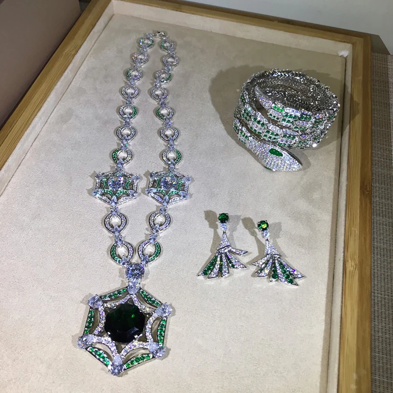

Brand Fine Custom Jewelry For Women Wedding Green Crystal Party Jewelry Set Big Design Party Banquet Neckacle Earrings Bangle