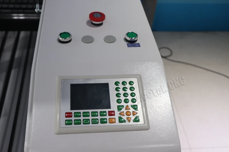 Конкурентоспособная цена и высокая точность CO2 лазерной резки machineAKJ1390H для продажи