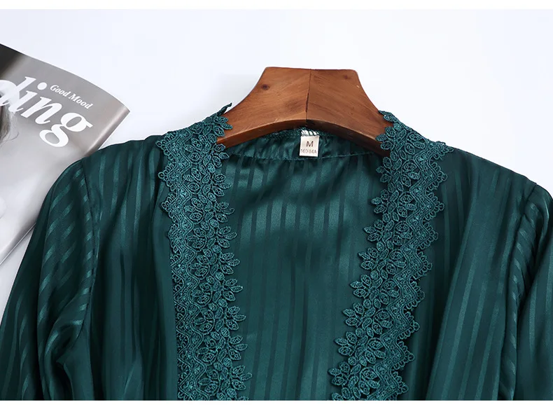 14367108070_2132428991