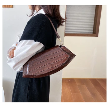 

handbag New 2020 summer baguette female version of fashion commuter shoulder cross-body women's bag