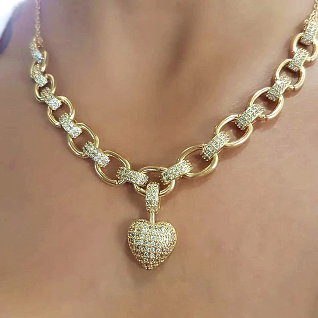 A gold Necklace