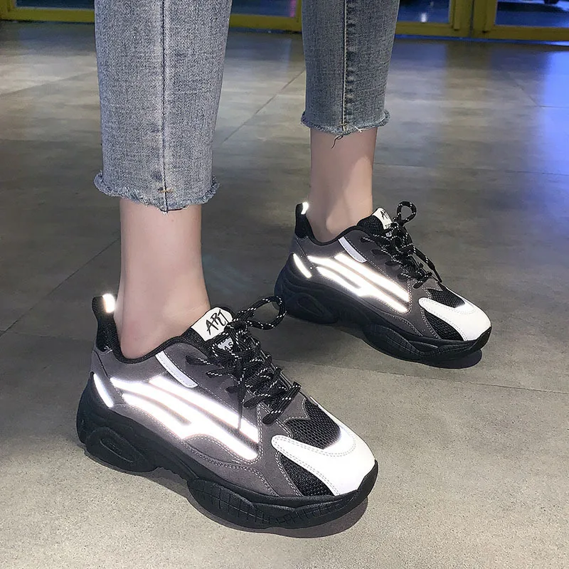 

Autumn Fashion Women Breathable Mesh Shoes Lace Up Round Toe Sneaker Luminous Casual Comfortable Platform Shoes Black Sneakers