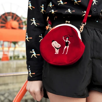 

2020 Hot Ins Women Luxury Mini Vintage Handbag Bag Velvet Embroidery Women Messenger Bag In Semi-circle Round Shape Shoulder Bag