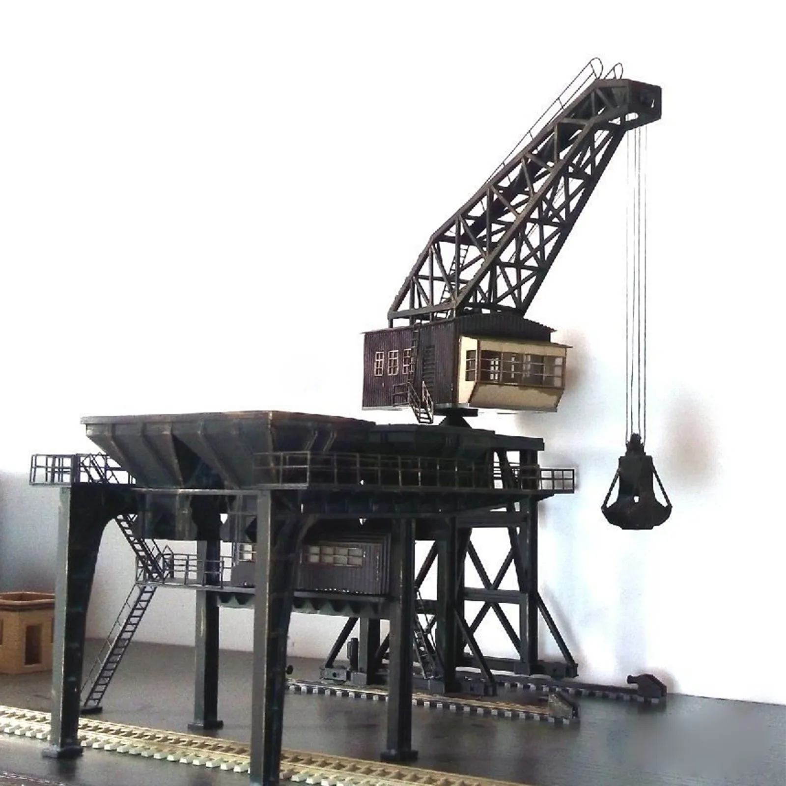 1:87 HO Scale Large Stoker Funnel Sand Table Train Architectural Scene DIY Miniatures Landscape Christmas gift for children - Image 4