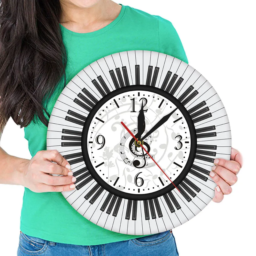 Billig Klavier Tastatur Violinschlüssel Wand Kunst Moderne Wanduhr Musical Notes Schwarz und Weiß Wand Uhr Musik Studio Decor Pianist geschenk