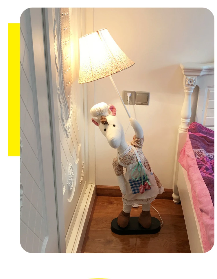 Простая Современная Скандинавская оригинальная Вертикальная настольная лампа для спальни, детской комнаты, мультяшная Настольная лампа с защитой глаз, напольная лампа