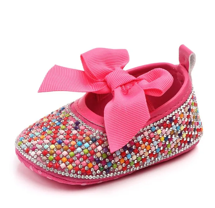 hot pink Брендовые новые серебряные стразы для маленьких девочек; модельные туфли для новорожденных; перламутровые туфли на мягкой подошве для малышей; детские туфли для принцессы; Первые ходунки - Цвет: hot pink