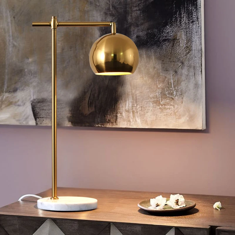 Роскошная креативная дизайнерская Золотая настольная лампа в скандинавском