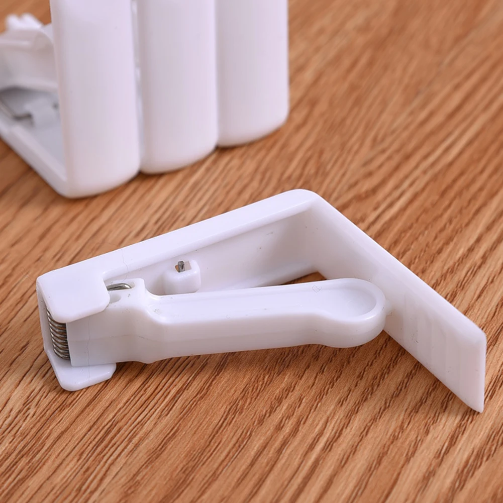 

4Pcs/lot Tablecloth Clipping Tool Spring Plastic Table Cloth Clips Table Cover Holder Wedding Party Picnic Clamp Clip #0304