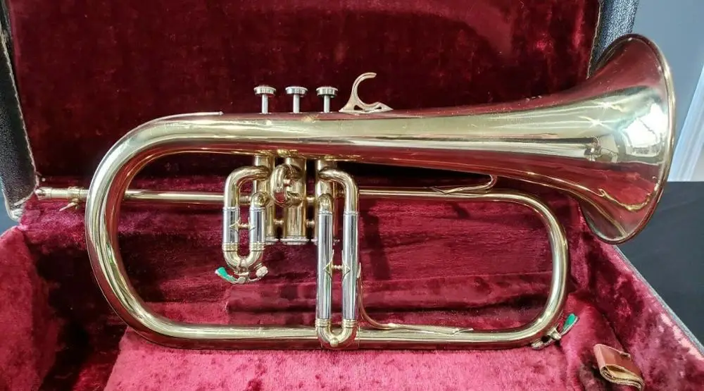 Bb Flugelhorn Brass lacquered gold Musical instrument Professional Wiht Case Mounthpiece
