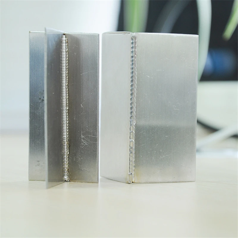 4593856857_1594522443