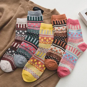 

5 pairs of socks ladies retro ethnic print winter thick socks retro printed cotton patchwork long tube socks носки женские 6*