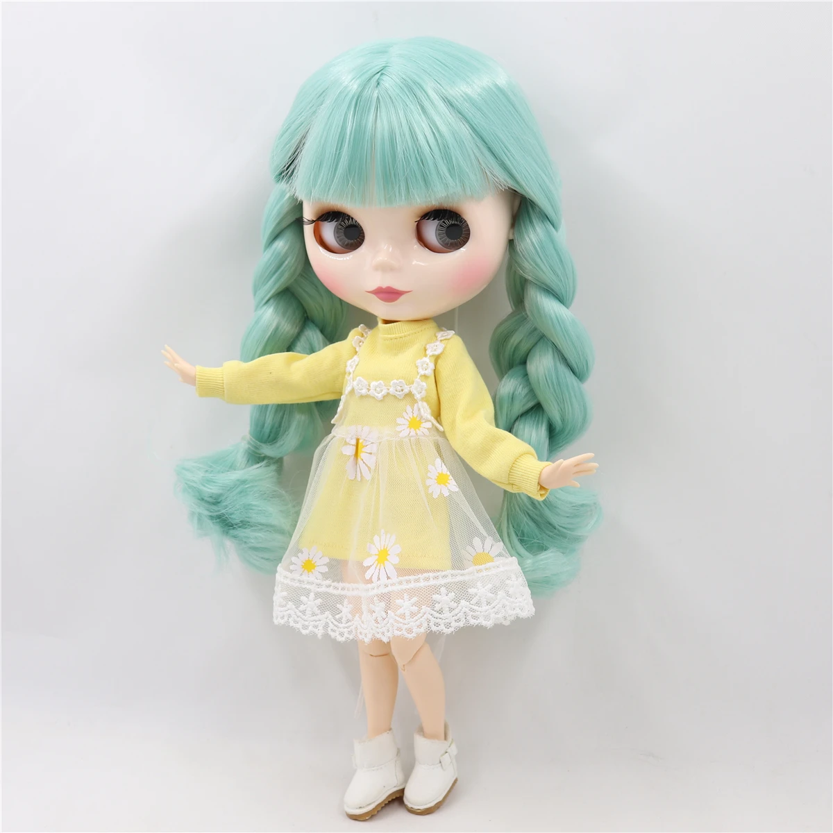 Neo Blythe Doll with Green Hair, White Skin, Shiny Cute Face & Custom Jointed Body 3
