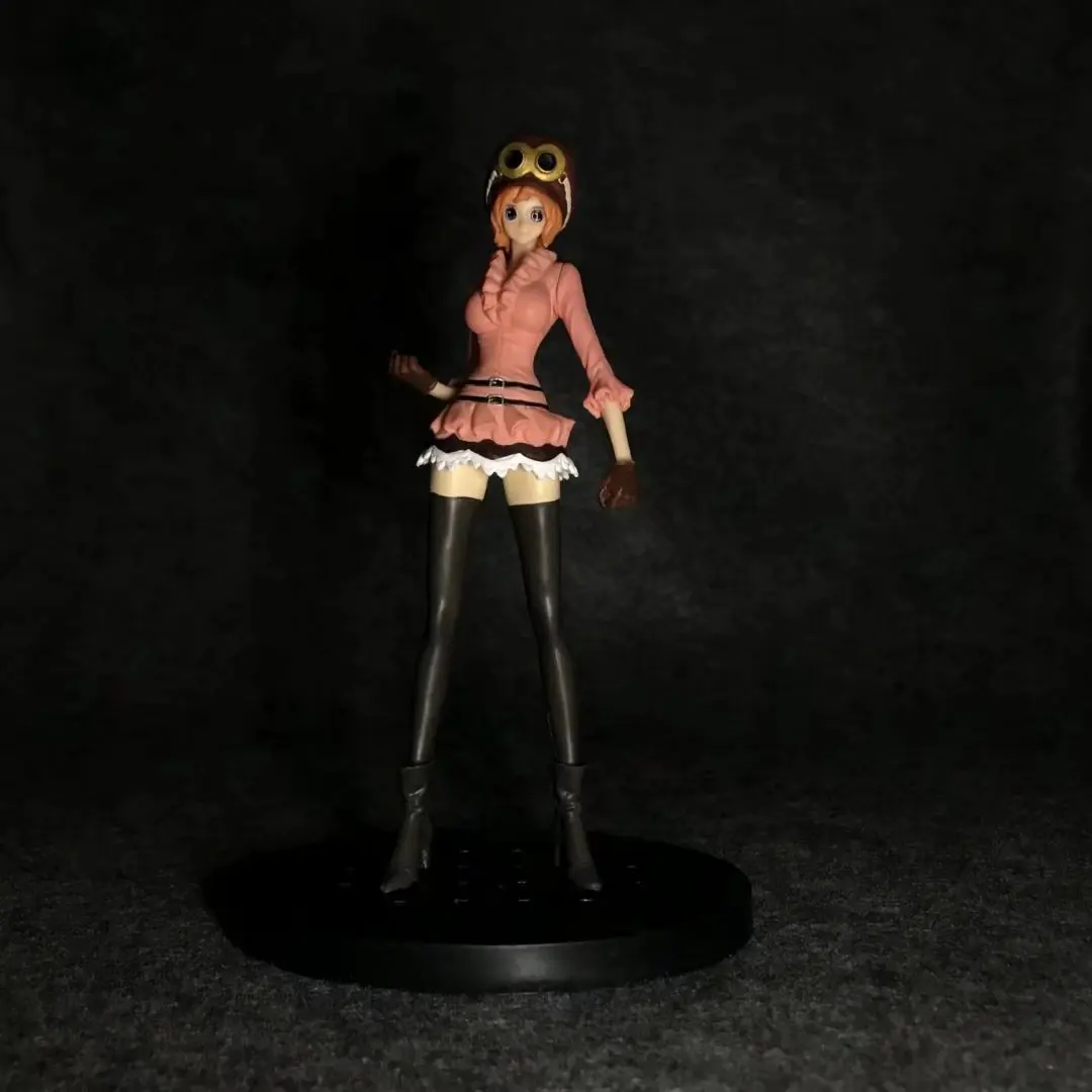 

Anime One Piece/Toy DXF Revolutionary Army Sister-in-Law Kerr Pull Boxed Garage Kit Model