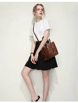 

Senior Solid Leather Shoulder Bags For Women High-Capacity Beautiful Ladies design Messenger Bags All-Match Alligator Handbag