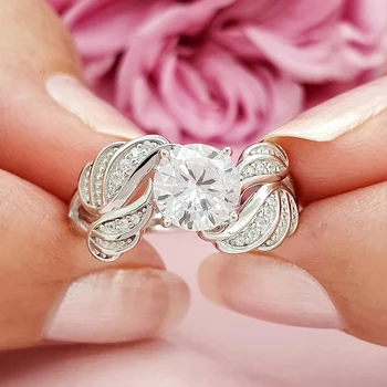 

Huitan New Trendy 4 Wings with Shiny Round CZ Rings for Women Romantic Female Engagement Ring Fine Birthday Gift Fashion Jewelry