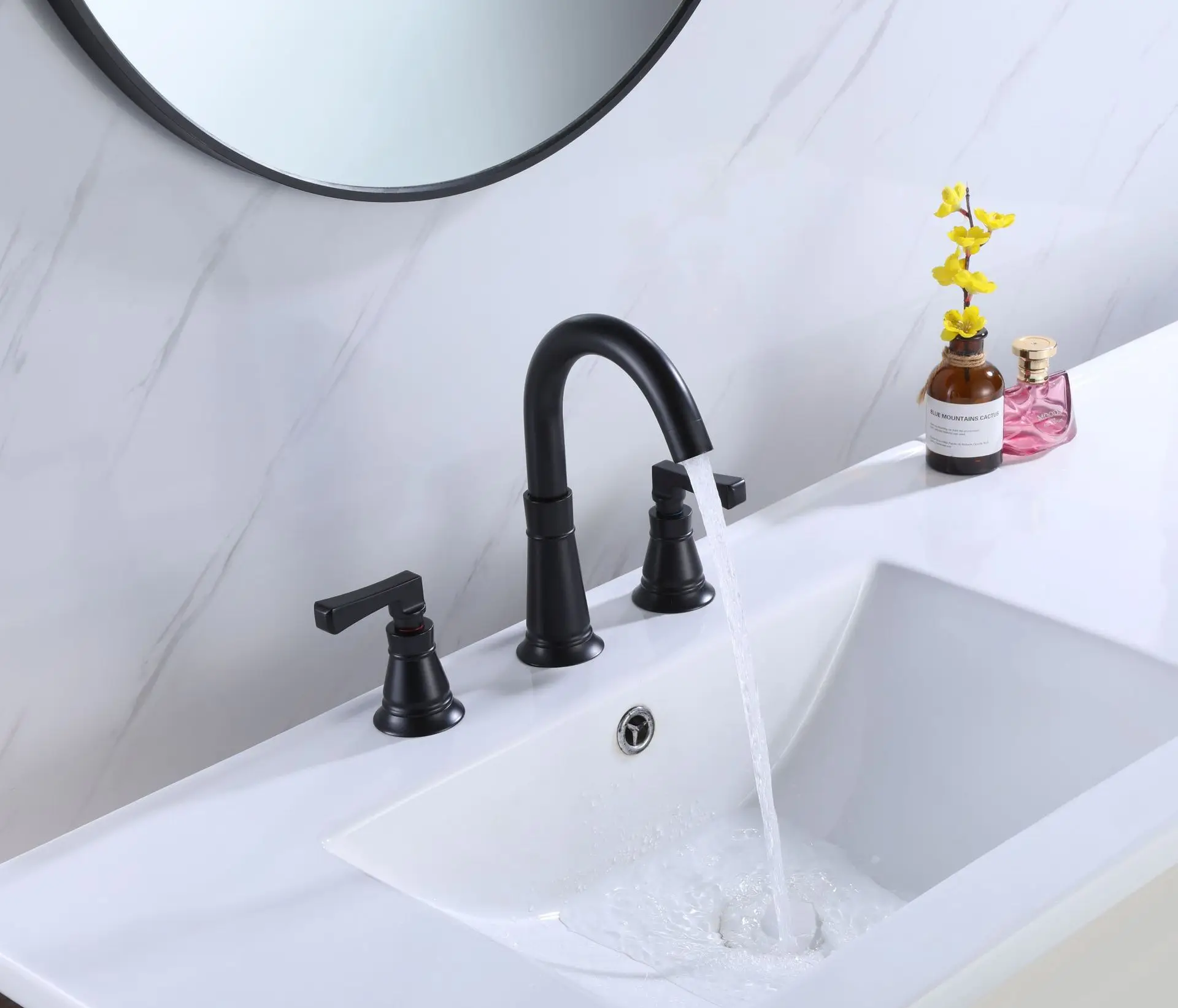 

Fashion design Brass Bathroom sink faucet 3 Holes 2 Handles Cold hot water Basin mixer Tap High Quality Copper Bath faucet