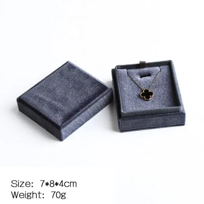 5,6*5,6 см Тип крышки коробки вельветовый Материал Ткань Многоцветный Кольцо Кулон или ожерелье упаковочная коробка или чехол Крышка дно - Цвет: Grey pendant box