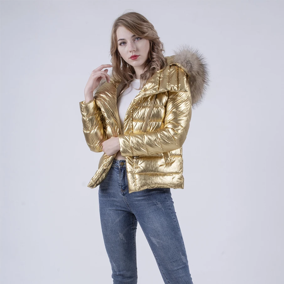 Женская зимняя куртка на белом утином меху короткая приталенная большого