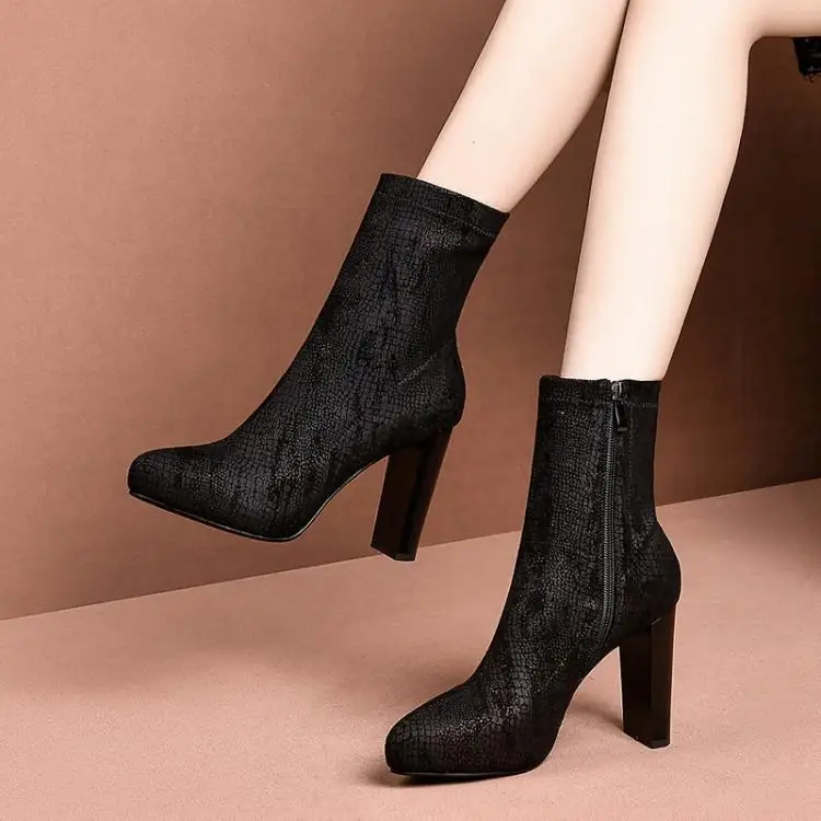 

Short boots, women's singles stretch boots was thick with high boots boots in the winter of spandex with waterproof
