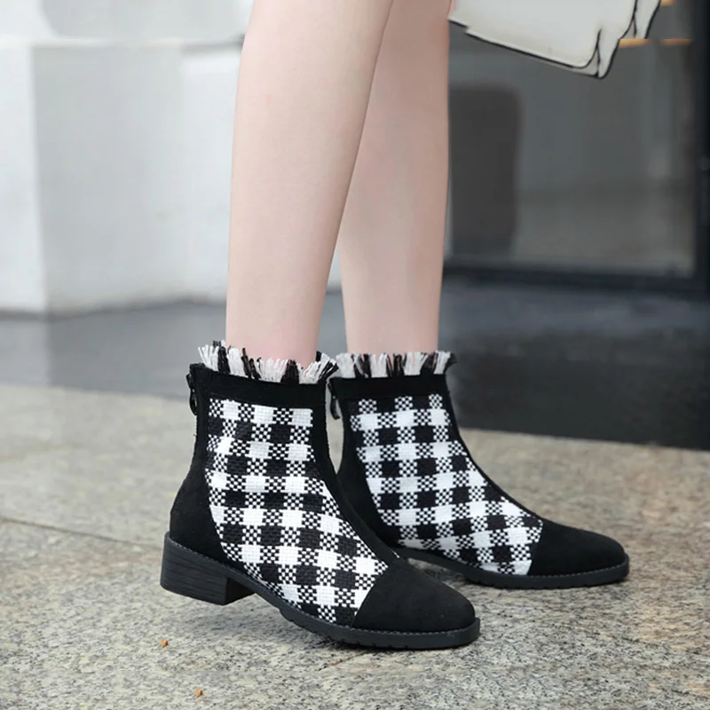 

2019 new Cotton stitching women's ankle boots British Black and white plaid Martin boots thick heel retro boots women's boots