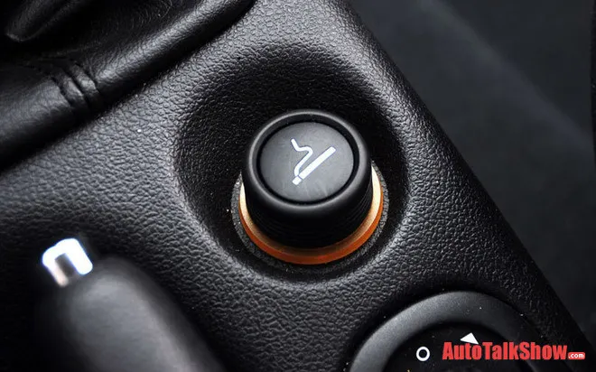 Why not replace the car cigarette lighter socket is more convenient?1