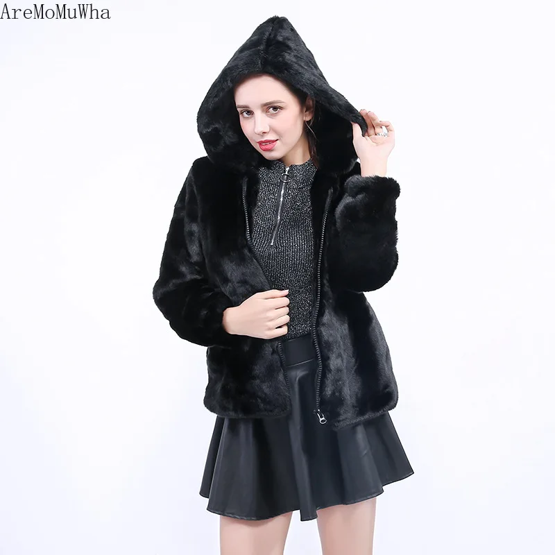 AreMoMuWha/, имитация кроличьего меха, искусственный мех, водная бархатная Меховая куртка женская с капюшоном, короткая, качественная, зимняя, теплая, QX1184