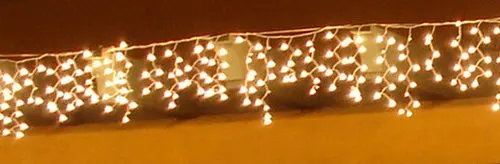 

Светодиодная гирсветильник да-занавес в виде сосулек, 12 м х 0,6 м