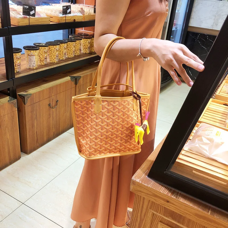 

Bucket bag, dog bag, tooth bag, mini basket bag, one shoulder handbag, big Toto bag, big bag.