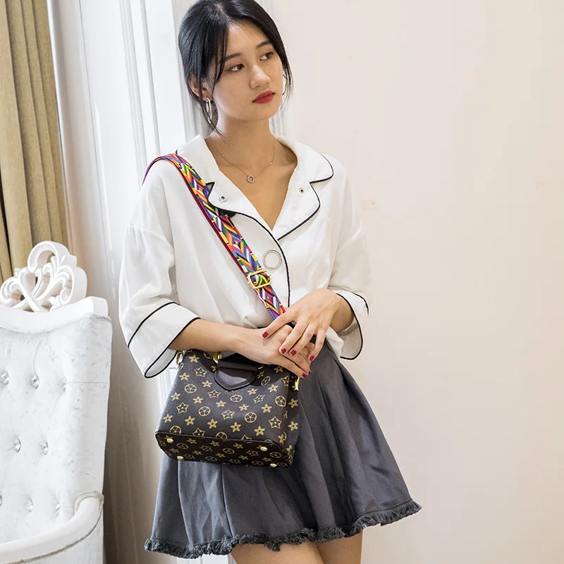 

Bag Women's 2019 New Style Fashion Shoulder Bag Europe And America Cross Border Hot Selling Iron Contrast Color Printed Handbag