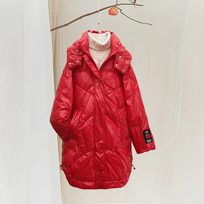 Красный пуховик из лакированной кожи женская яркая поверхность стиль зима средней длины корейский стиль с капюшоном модный свободный