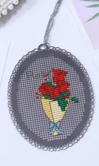 xx NEW 25kinds Craft Stich Cross Stitch Bookmark Nests Plastic Fabric Needlework Embroidery Crafts Counted Cross-Stitching Kit - Цвет: 001