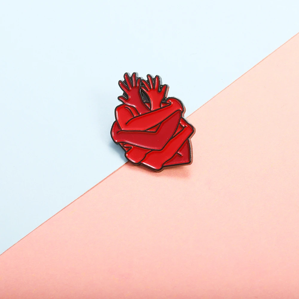 La libertad de esmalte de corazón Pin estrellado corazón gatos valientes sanguinario abrazo bolsa ropa Pin solapa con insignia de regalo de joyería de Doctor|Broches| - AliExpress