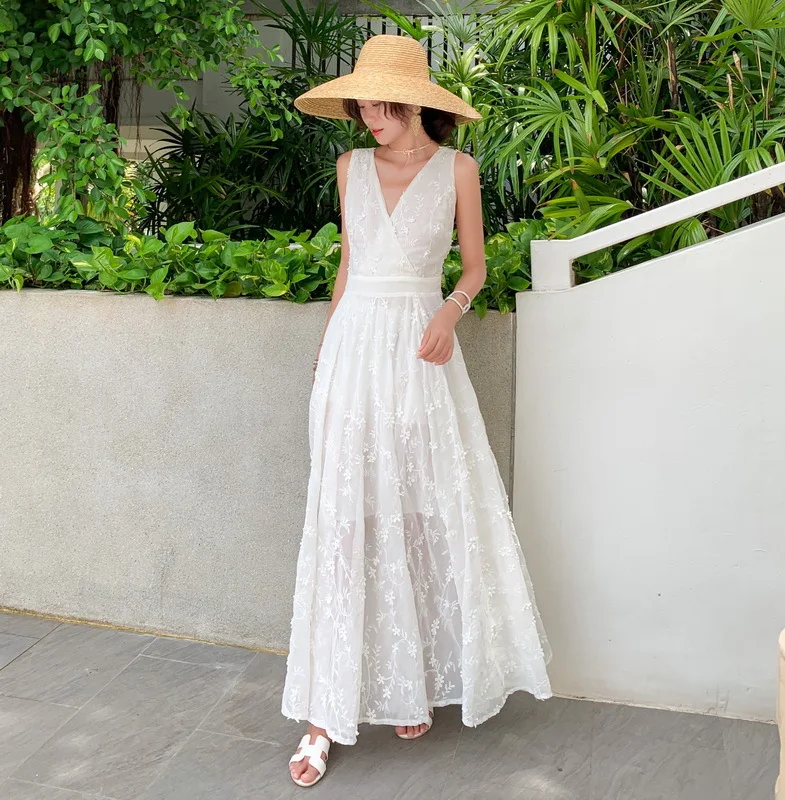 

2019 Summer V-neck Backless White Lace Drag Immortal Bohemian Seaside Holiday Beach Skirt Women's